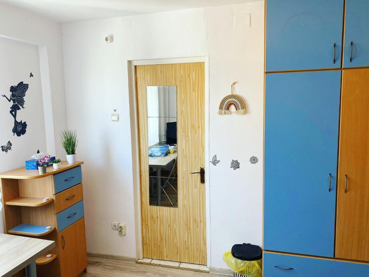 Studio Ianis Bukarest Exteriör bild